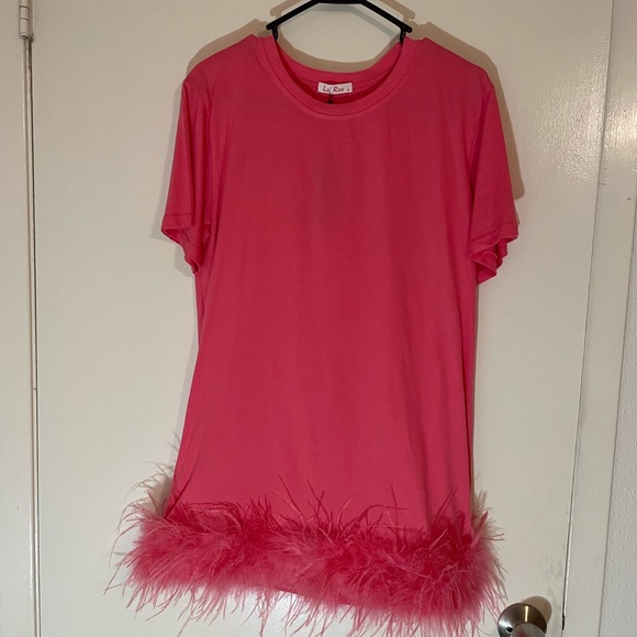 feather t shirt dress Feather T-Shirt Dress Small fits up to 5/6